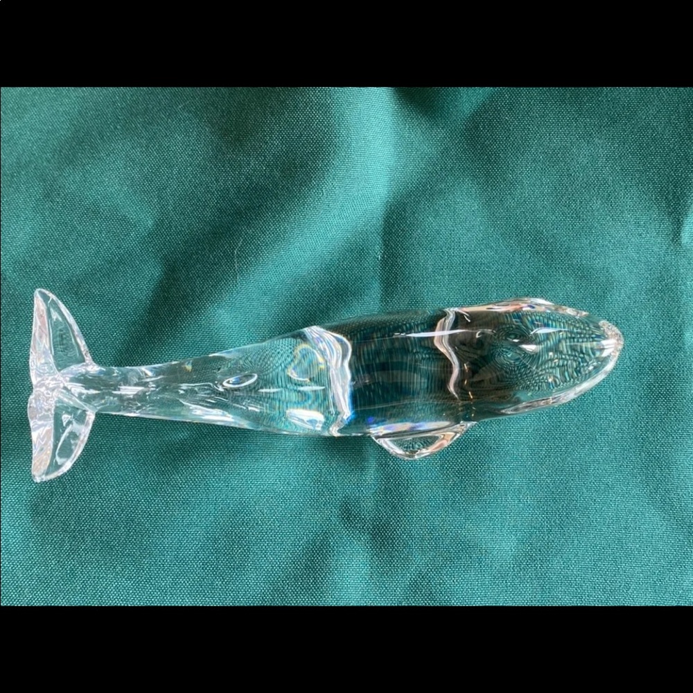Glass whales - Picture 2 of 12